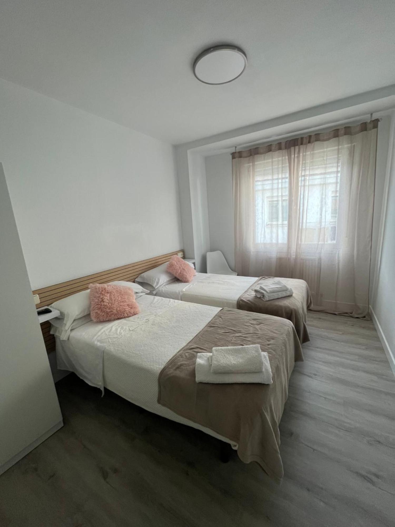 Pension Luzia - Optional Auto Check-In Пампона Екстериор снимка